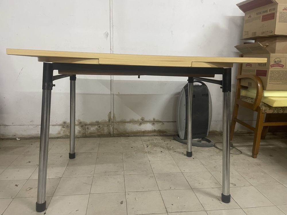 Mesa de cozinha com abas