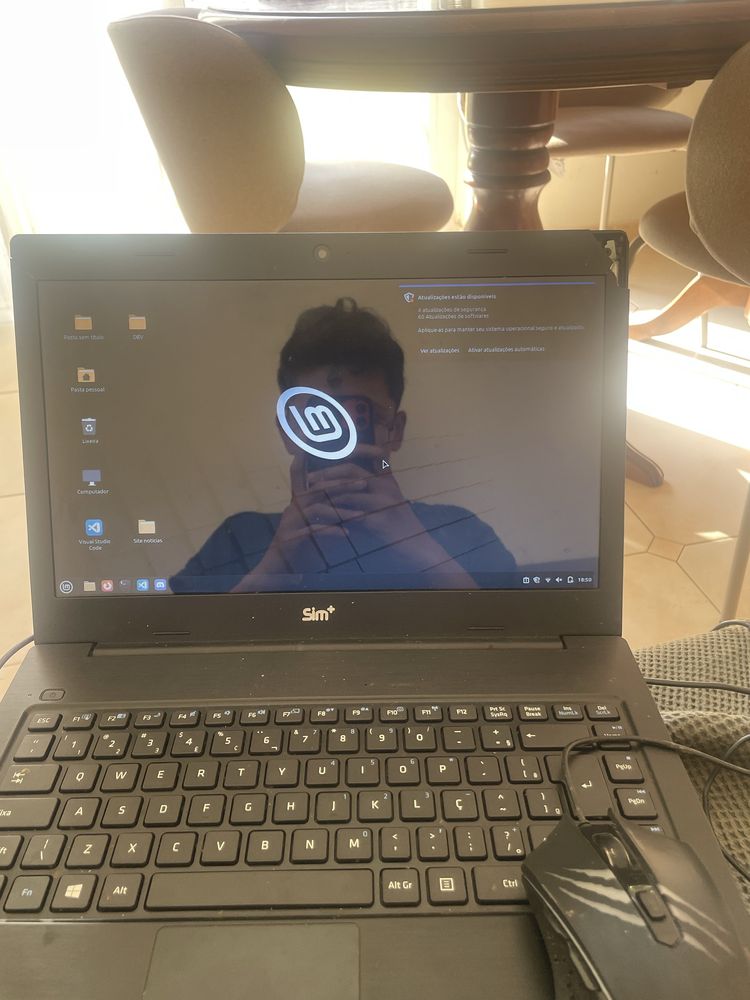 Portatil Celeron 847 4GB, só funciona carregando, teclado PT-BR