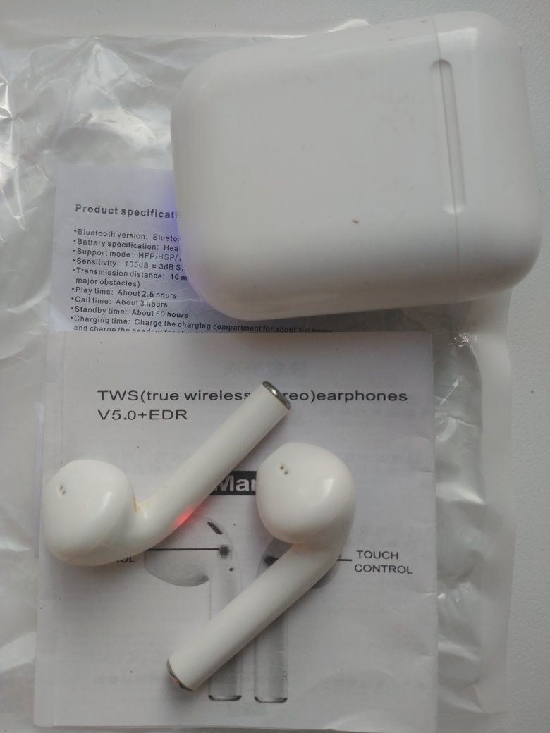 Bluetooth-навушники Airpod.