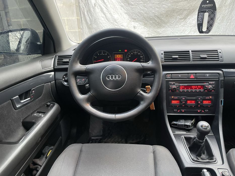 Продам Ауді А4(В6)