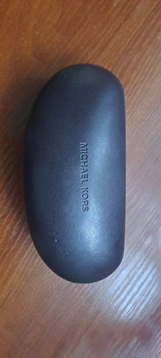 Oprawki etui Michael Kors czarne