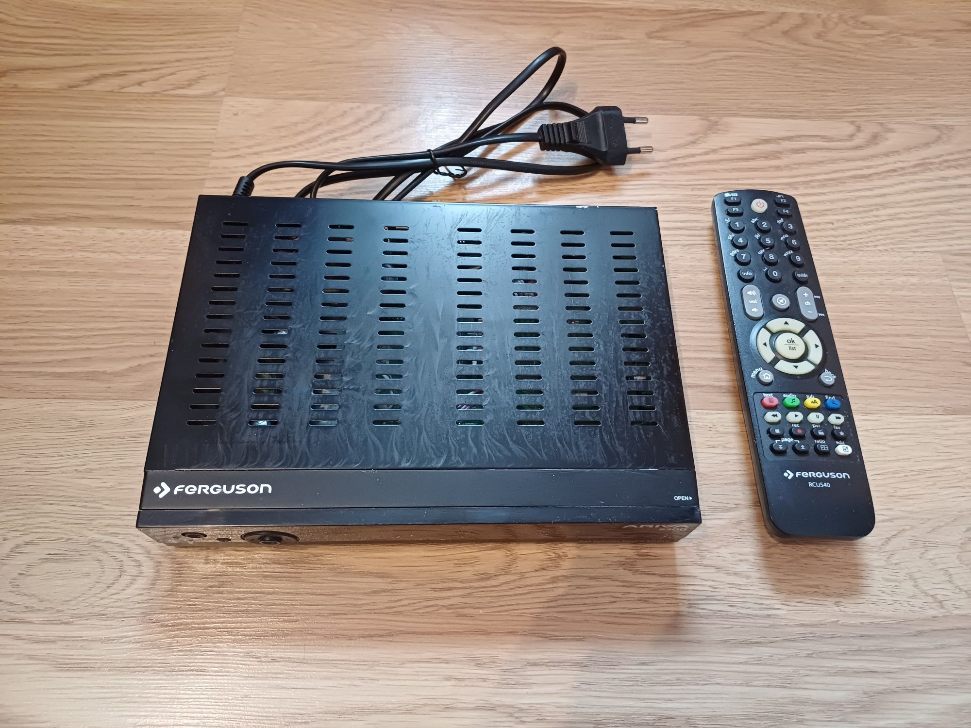Dekoder satelitarny Ferguson Ariva S300