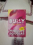 Livro "Bully" de Penelope Douglas