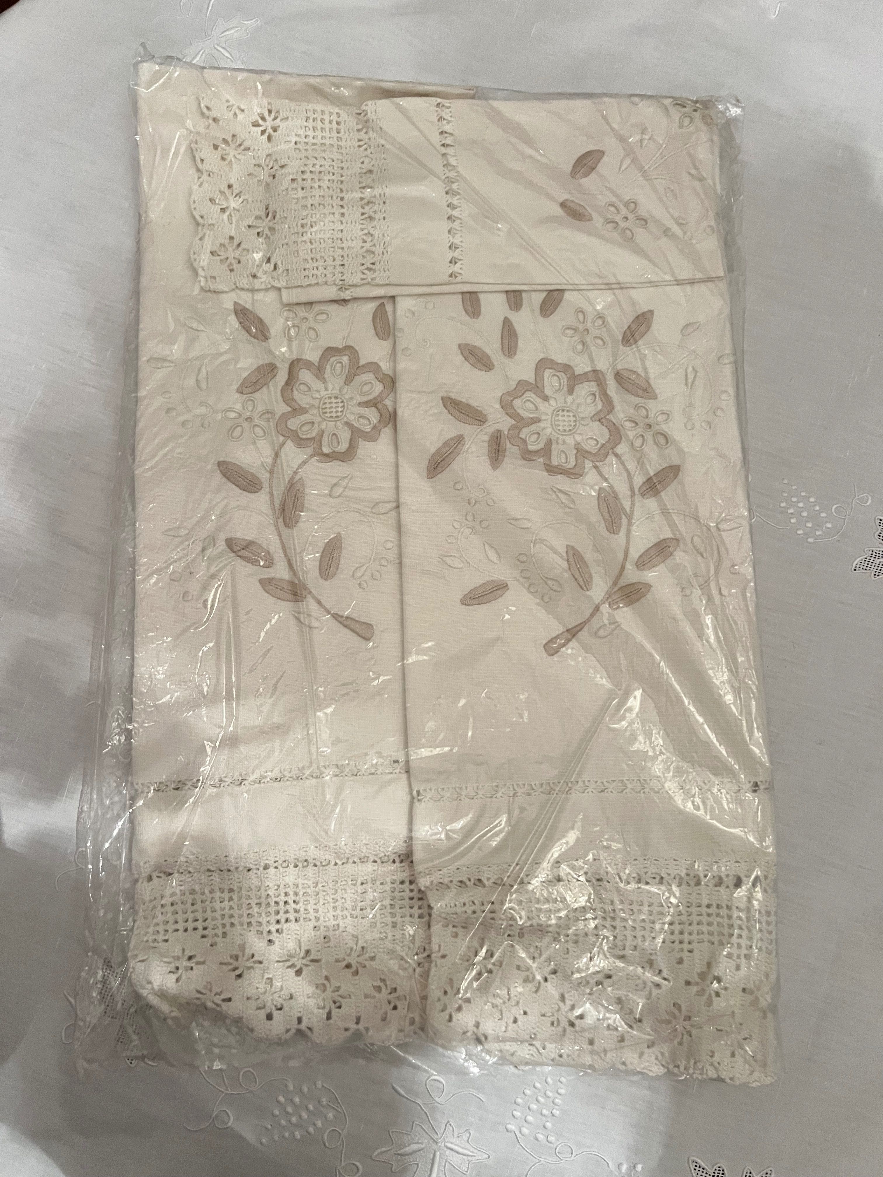 Bordados feitos á mão