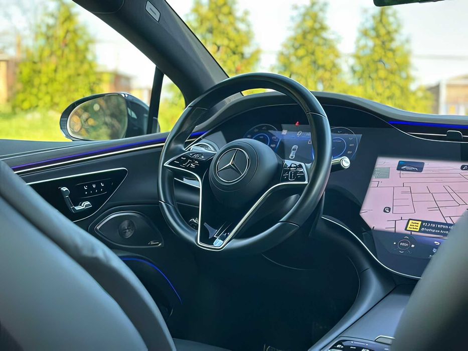 Mercedes-Benz EQS      2022