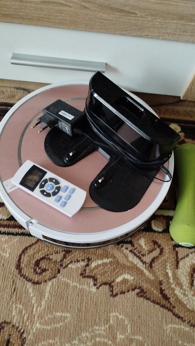 Робот пылесос Ilife v7s Plus