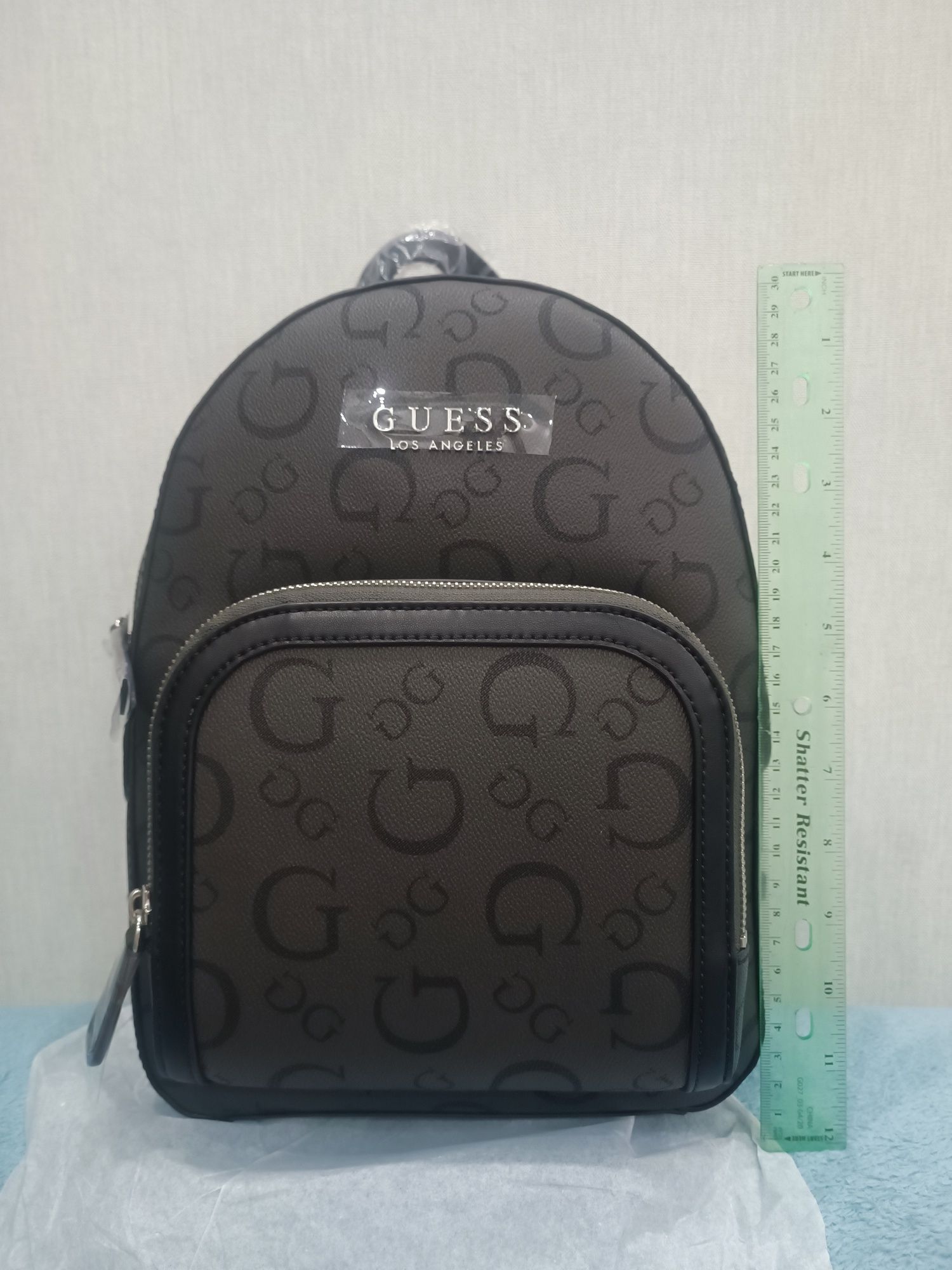 Продам оригінальний рюкзак Guess