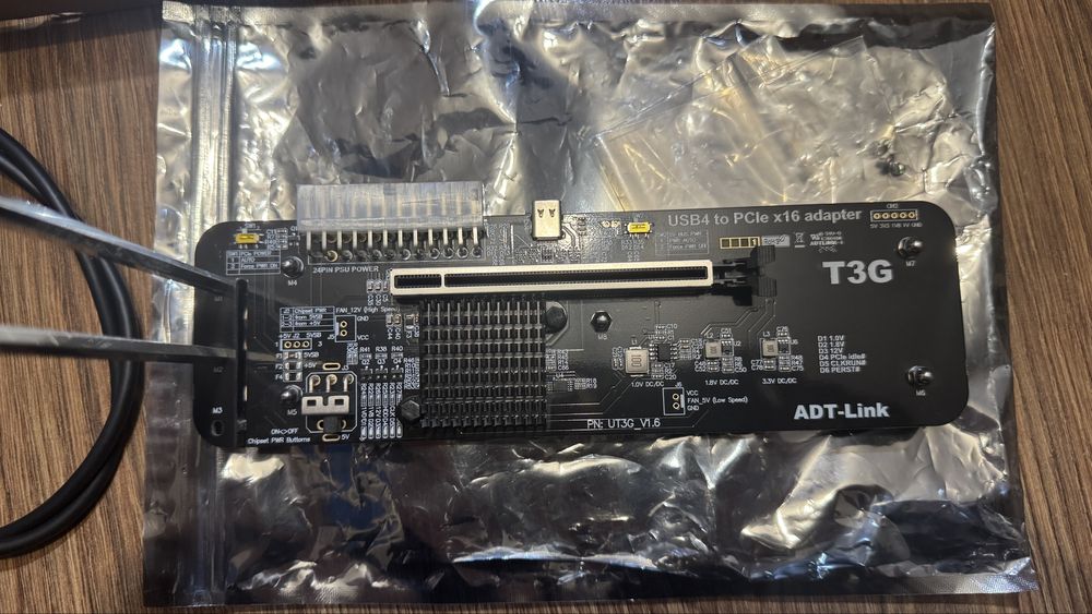 Zestaw stacja dokująca eGPU UT3G USB4 TB3 TB4 + zasilacz XFX XTR 550W