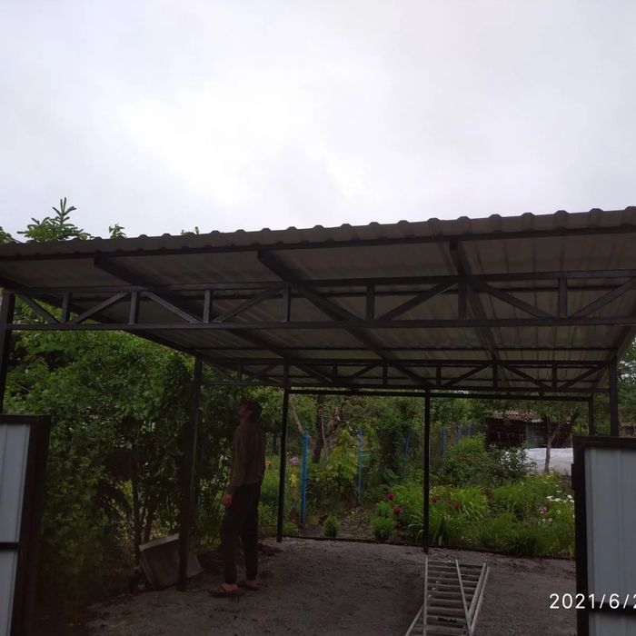 Навес из профнастила, поликарбоната и др.