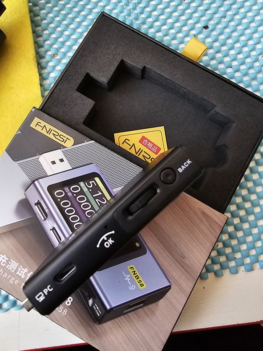 Fnirsi FNB-58 USB tester