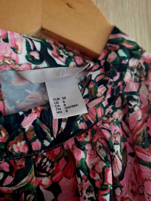 Różowa sukienka midi w kwiaty retro vintage H&M 38