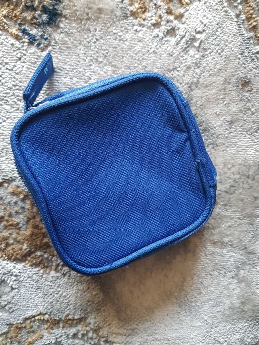 Kosmetyczka nowa 12x12