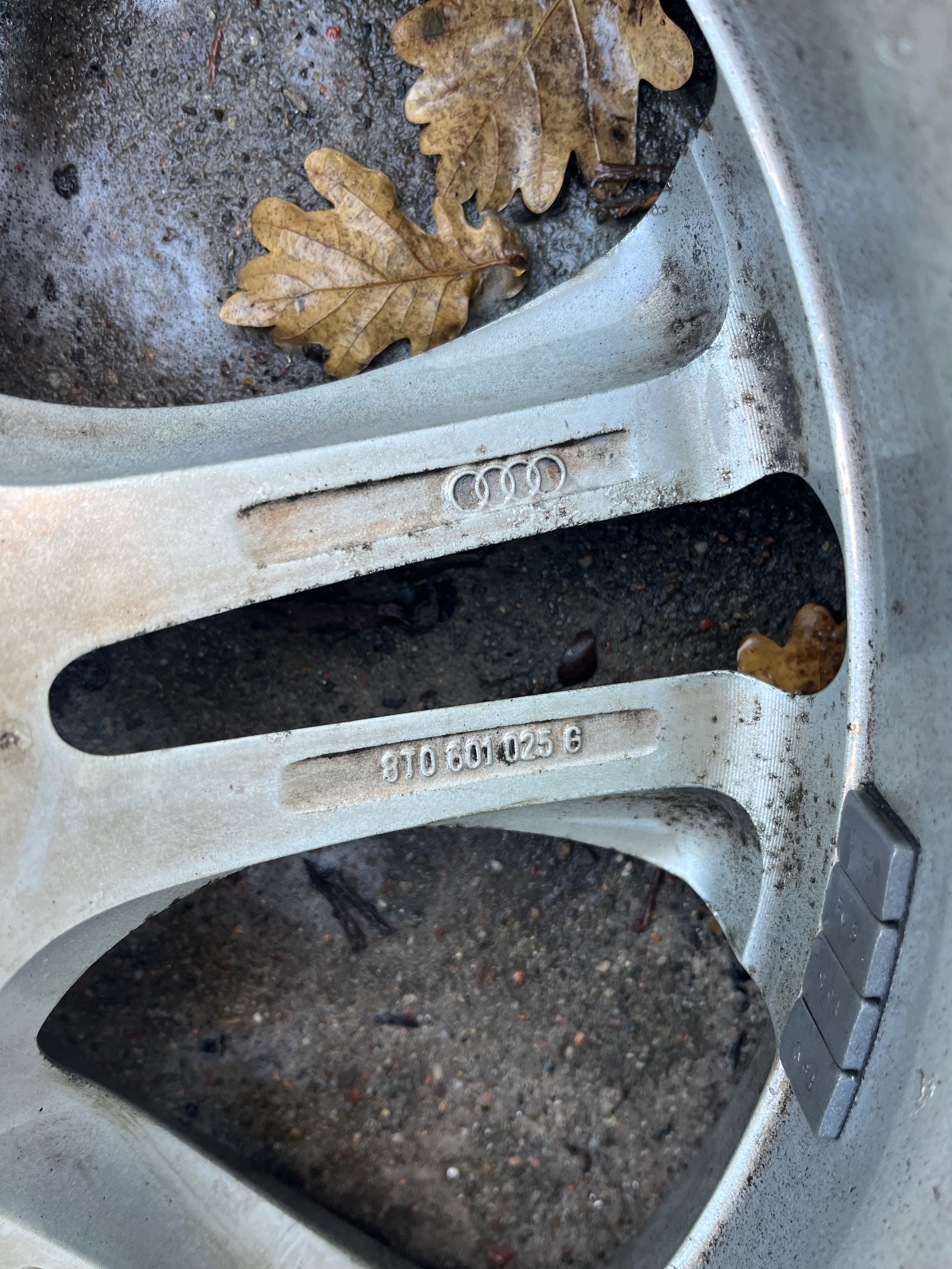 Vendo Jantes 18  Audi pneus 225/40 18 novos, Furação 5x112