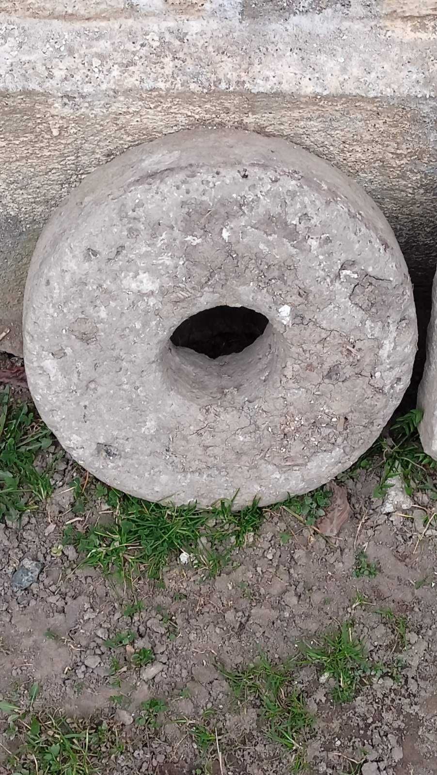 Stare żarna do mąki