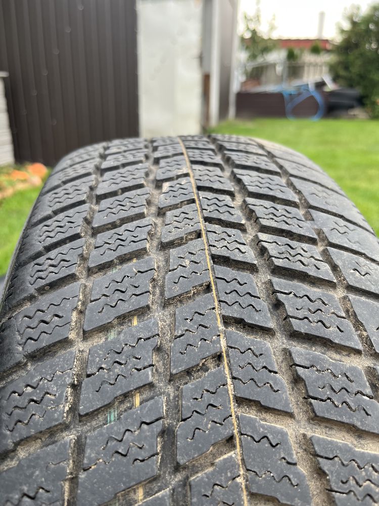 Opony zimowe 235/65/17 r17 nexen