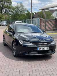 Автомобіль Chrysler 200 S