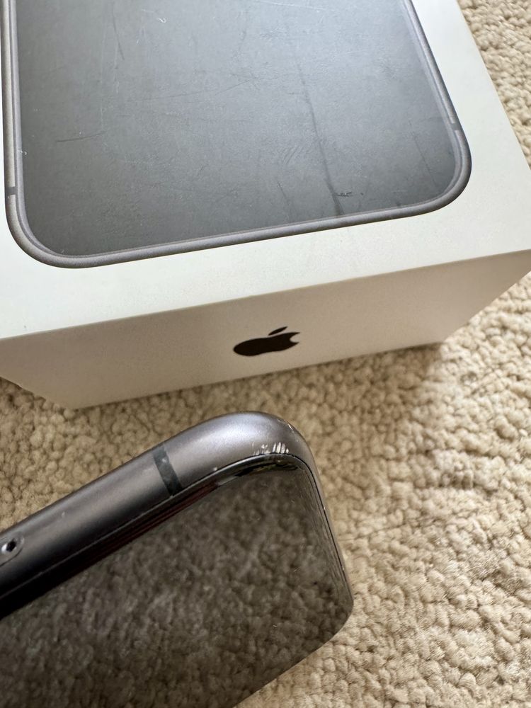 iPhone 11 128GB Preto