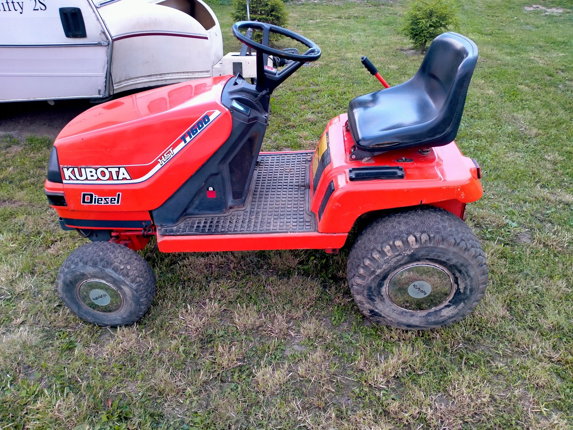 Kubota GST 1600.