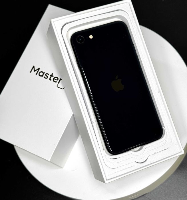 Apple iPhone SE 2022 64GB Black jak nowy 100% bat 6msc GW SZKŁO GRATIS