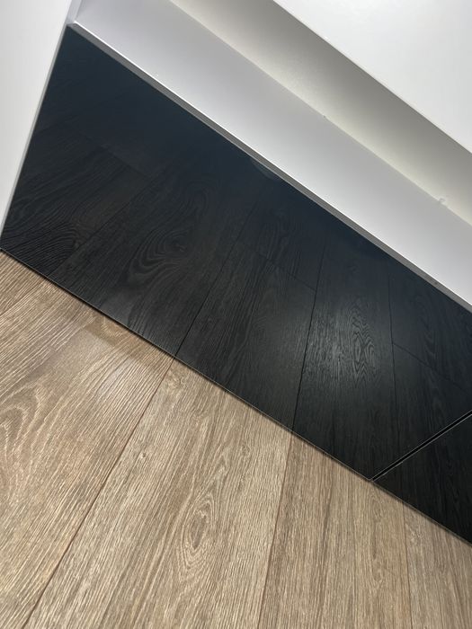 Szafka rtv biala/czarny połsysk