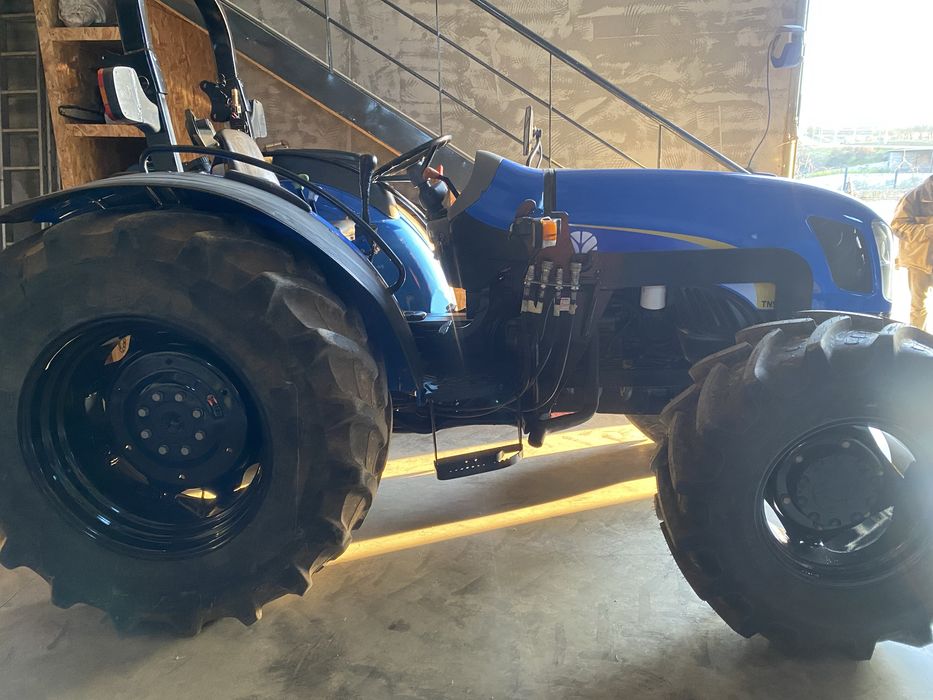 New Holland TN95A