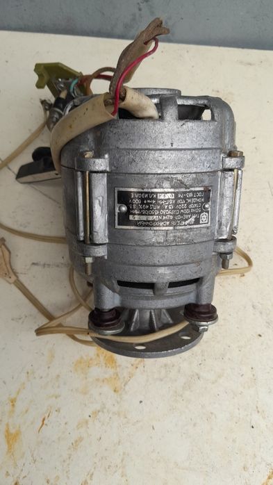 Двигатель асинхронный АВЕ-07-4ЦУ4.