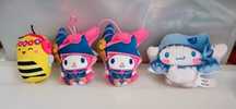Peluches 1€ cada.