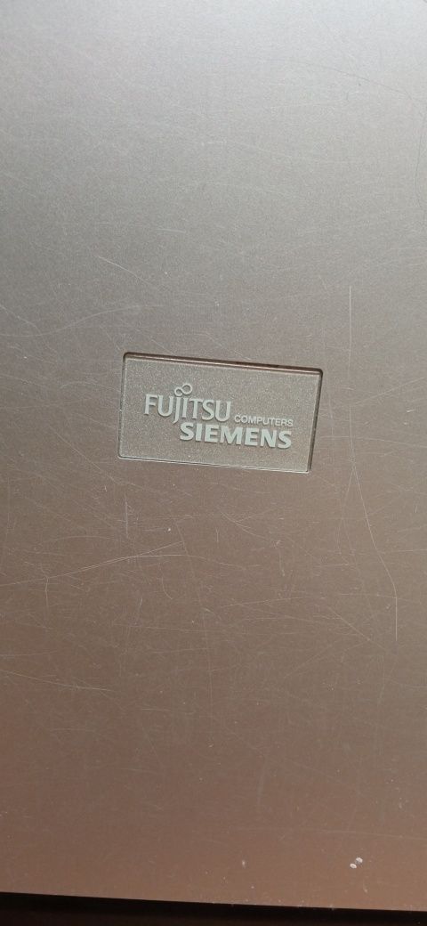 Ноутбук Fujitsu Siemens AMILO Li 1818