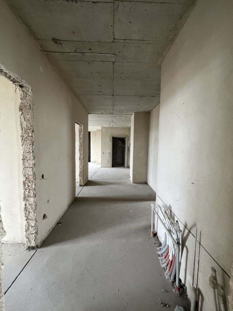 Продам 4 кімнатну квартиру з терасою 27 м.кв.