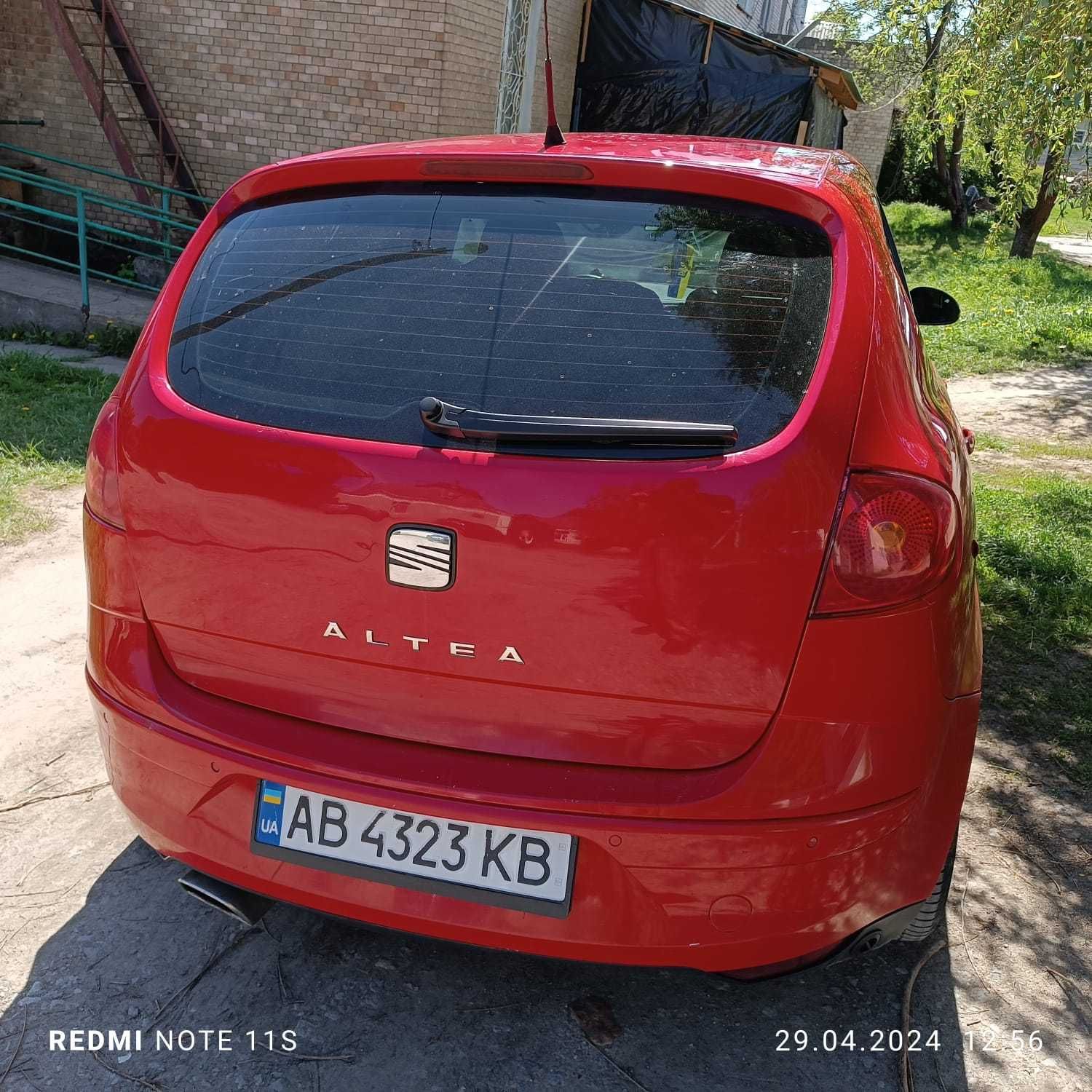 SEAT Altea мінівен