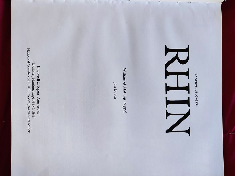 Livro-catálogo em francês "Lê chemin long du Rhin"