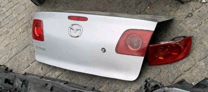 Кришка багажника Мазда 3 Mazda bk 2002-2008 р