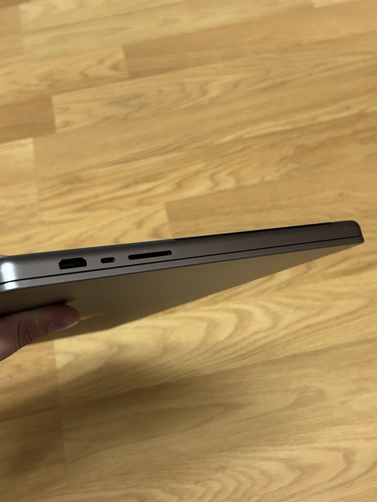 Macbook pro 16 m2 2023  a 2780 icloud lock