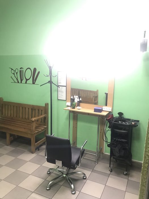 Сдам аренду парикмахеру//маникюр//другая услуга :/