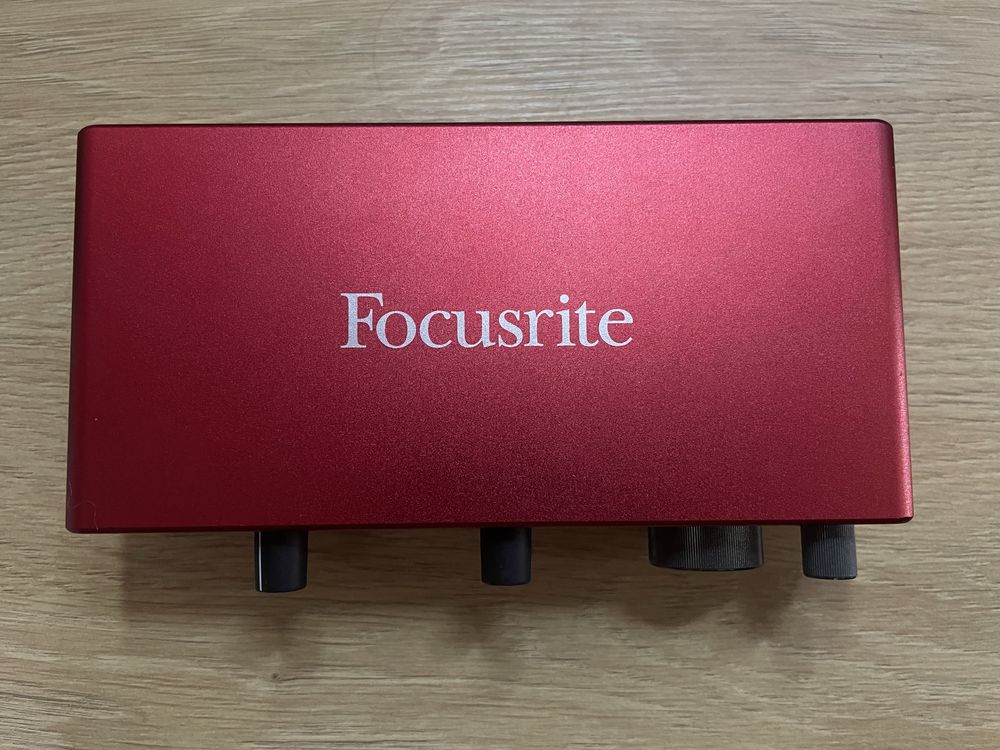 Аудіоінтерфейс Focusrite Scarlett 2i2 3-gen 2-in/2-out Audio Interface