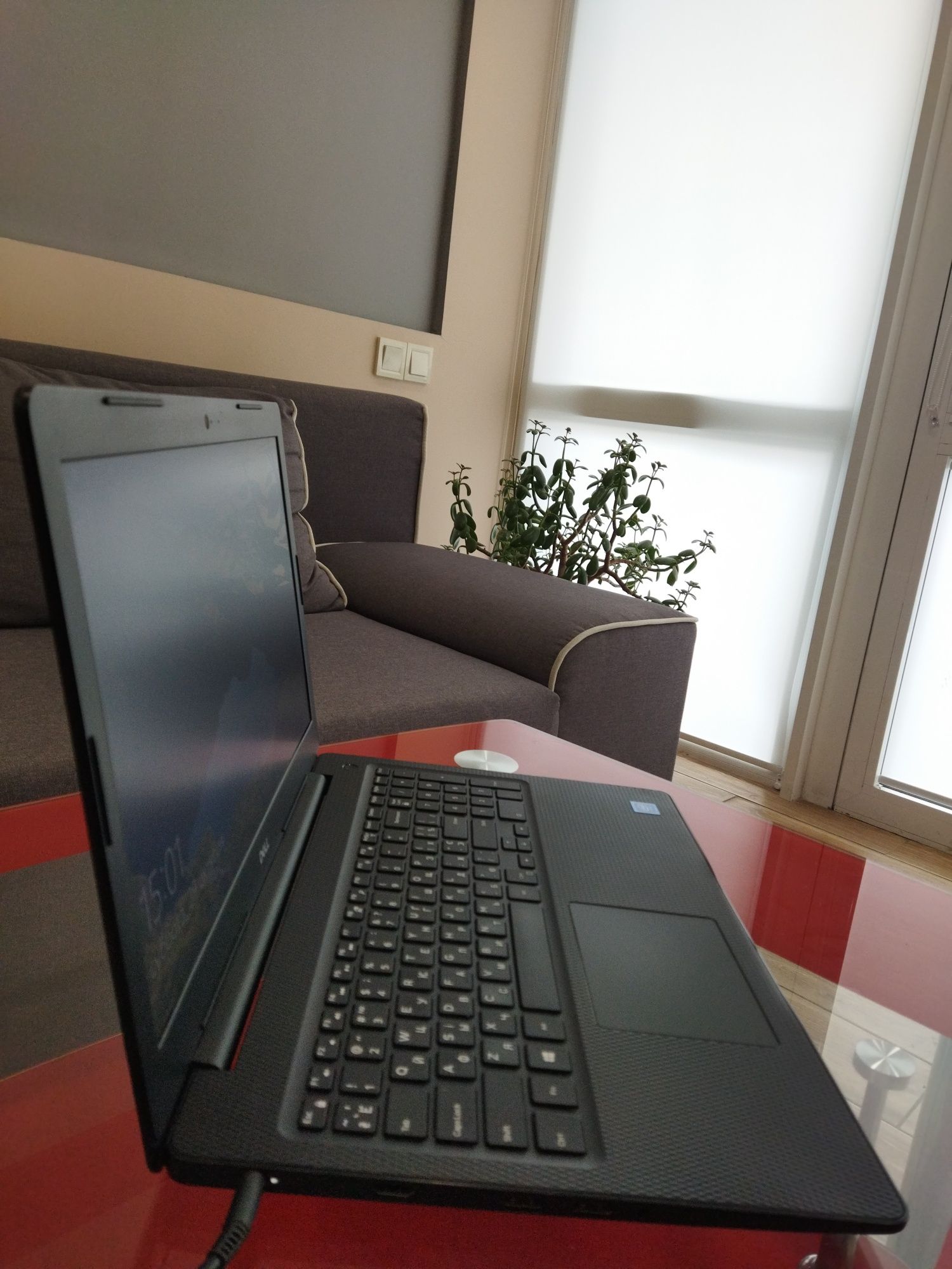 Ноутбук Dell Inspiron 15 35XX  2.5Ghz/8Gb DDR4/SSD 256gb/15.6