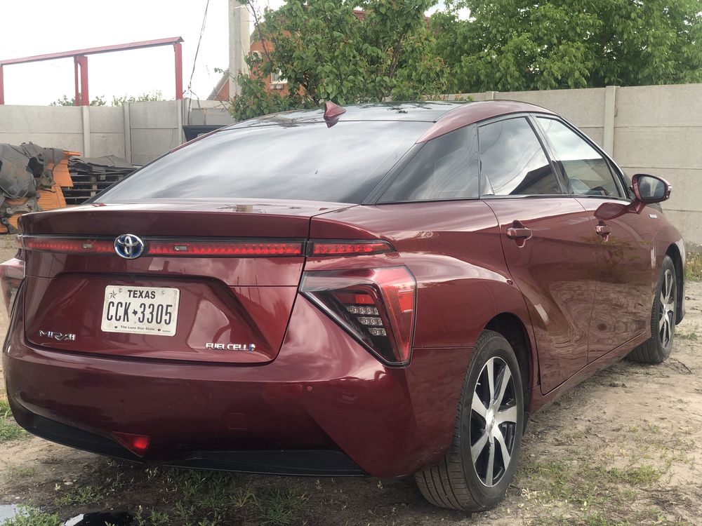 Toyota mirai авто на водороде