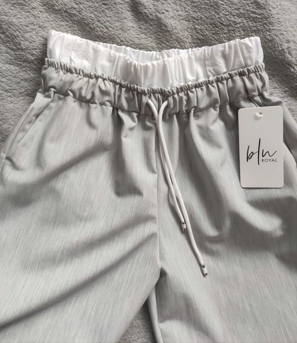 Szare spodnie ze wstawką SM Blu Royal