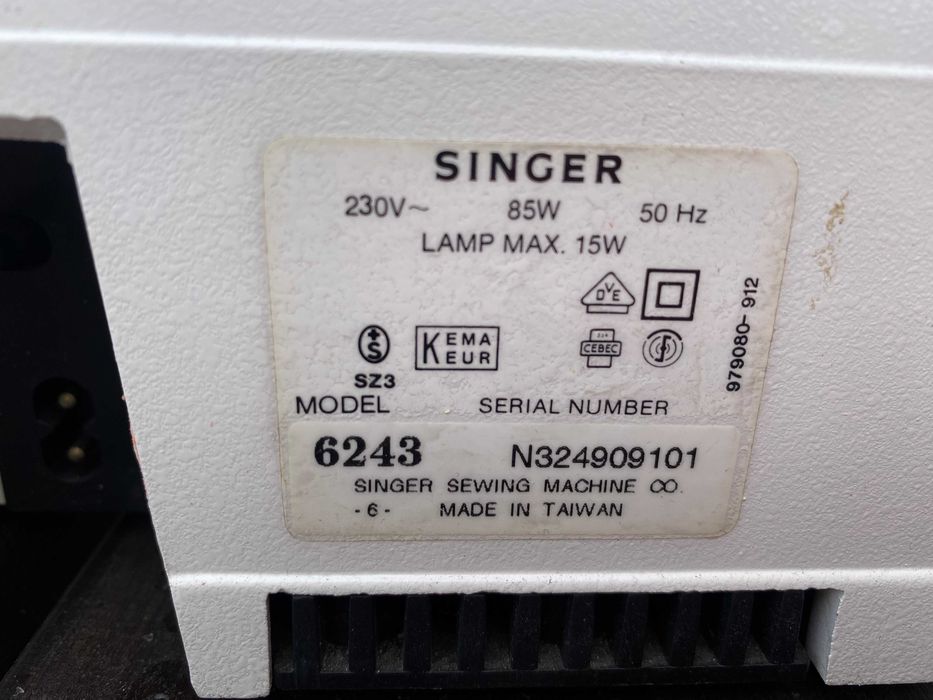 швейна машинка Singer 6243