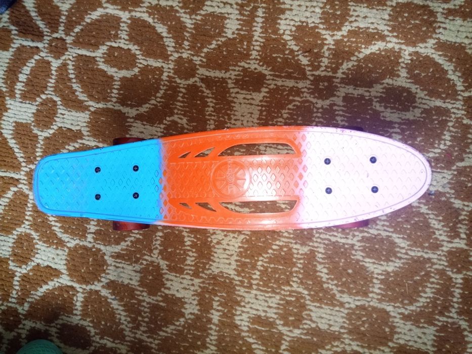 Яскравий pennyboard
