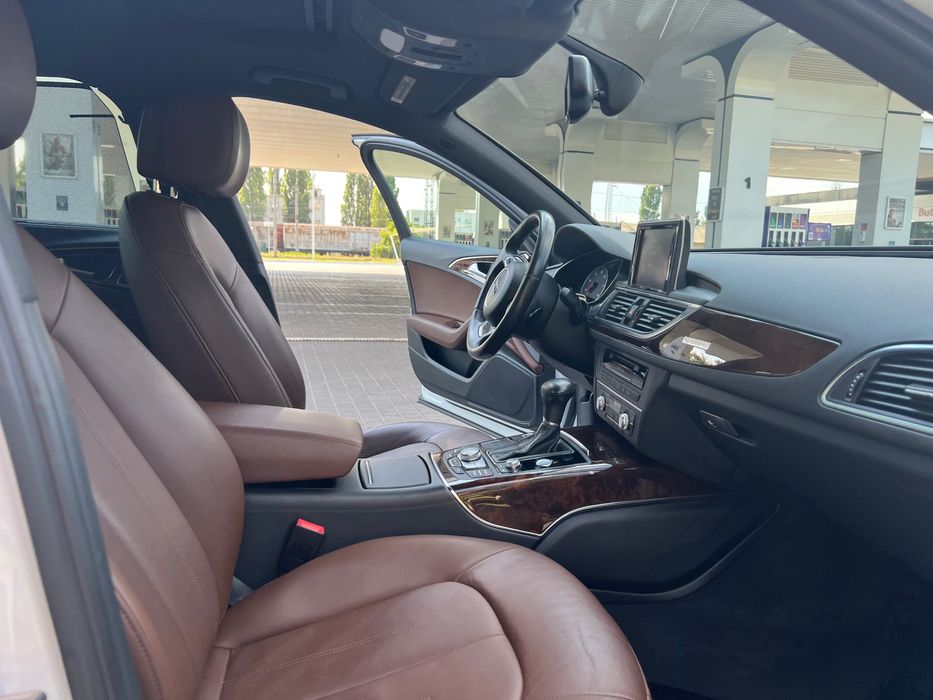 Продам свой автомобиль Audi A6 2015