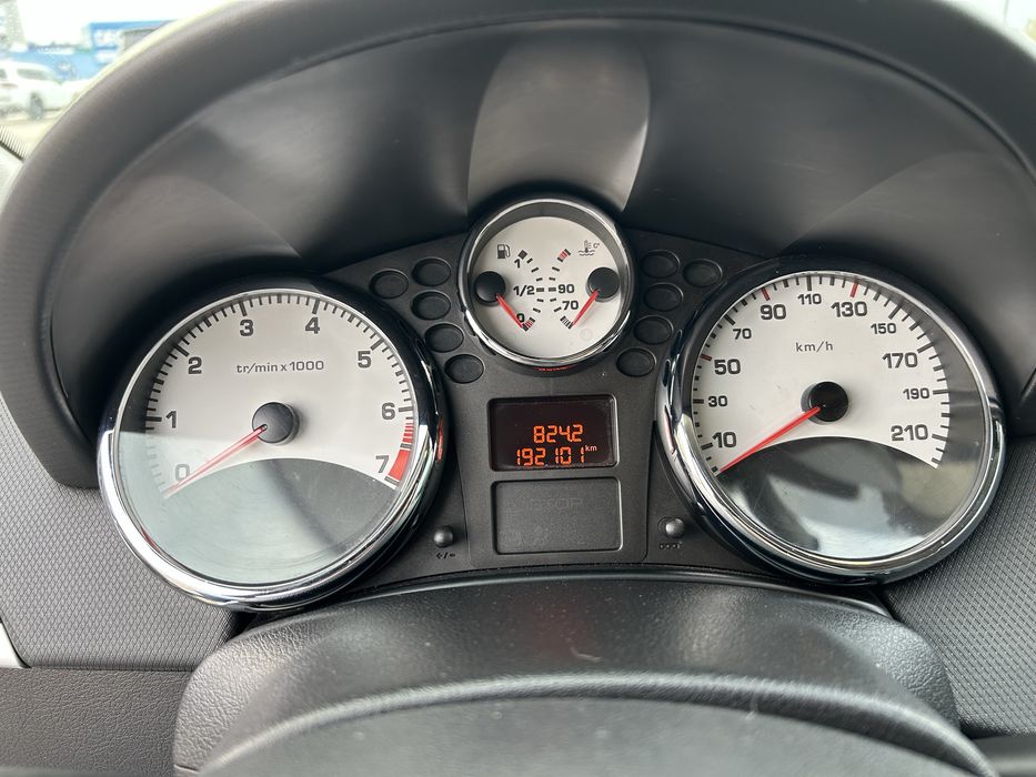 Продам Peugeot 207