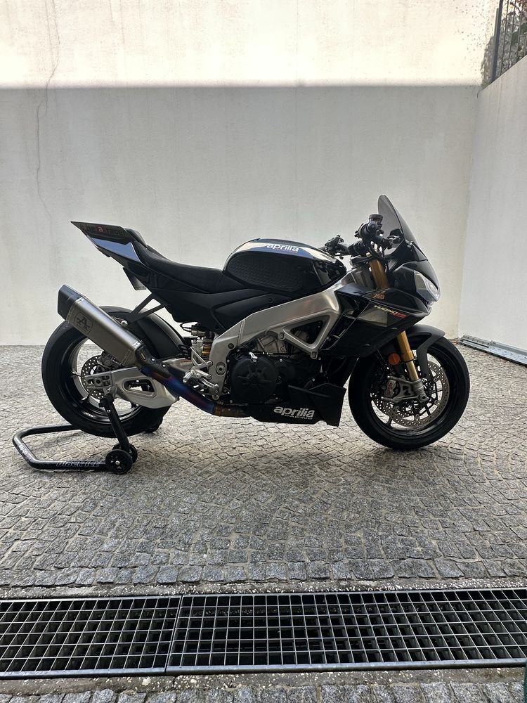 Aprilia Tuono Factory