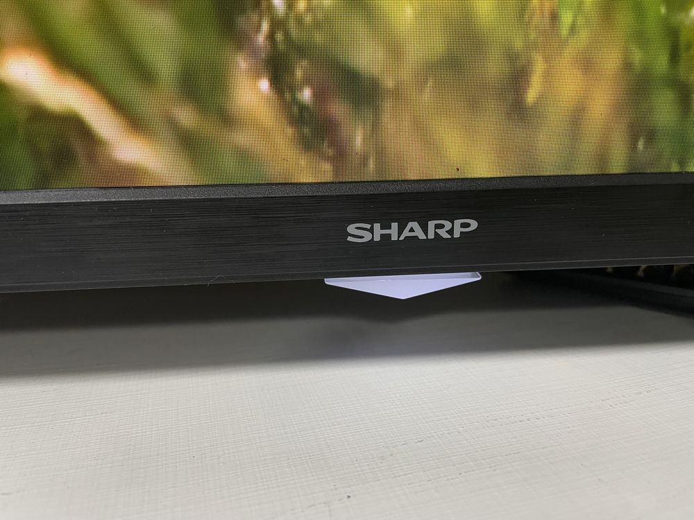 Телевізор Sharp 55 smart uhd 4k harman kardon
