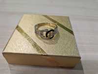 Nowy złoty pierścionek Chanel podwójny wzór PR 585