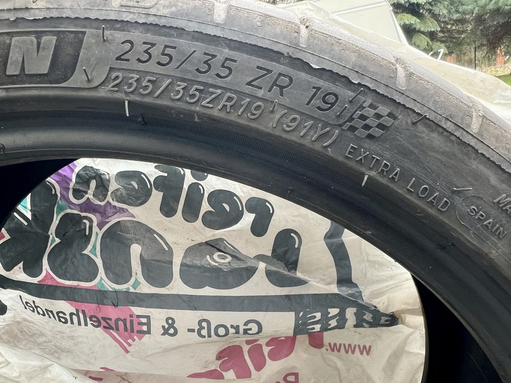 Opony Michelin Pilot Sport 4s 235/35/19