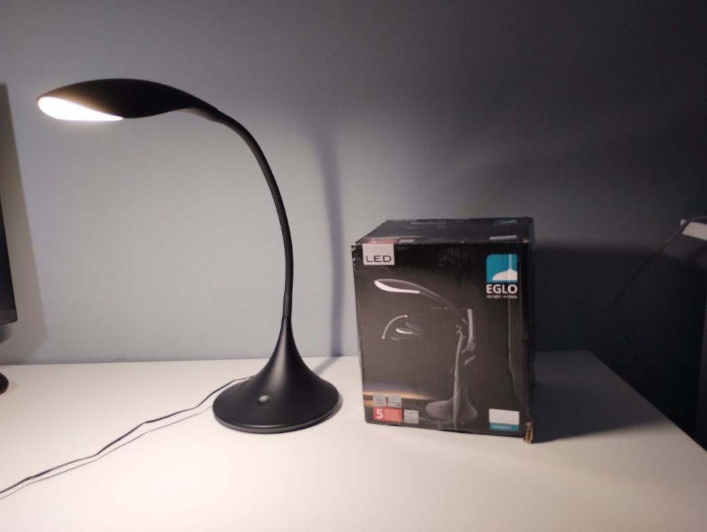 Lampka biurkowa LED EGLO Dambera energooszczędna