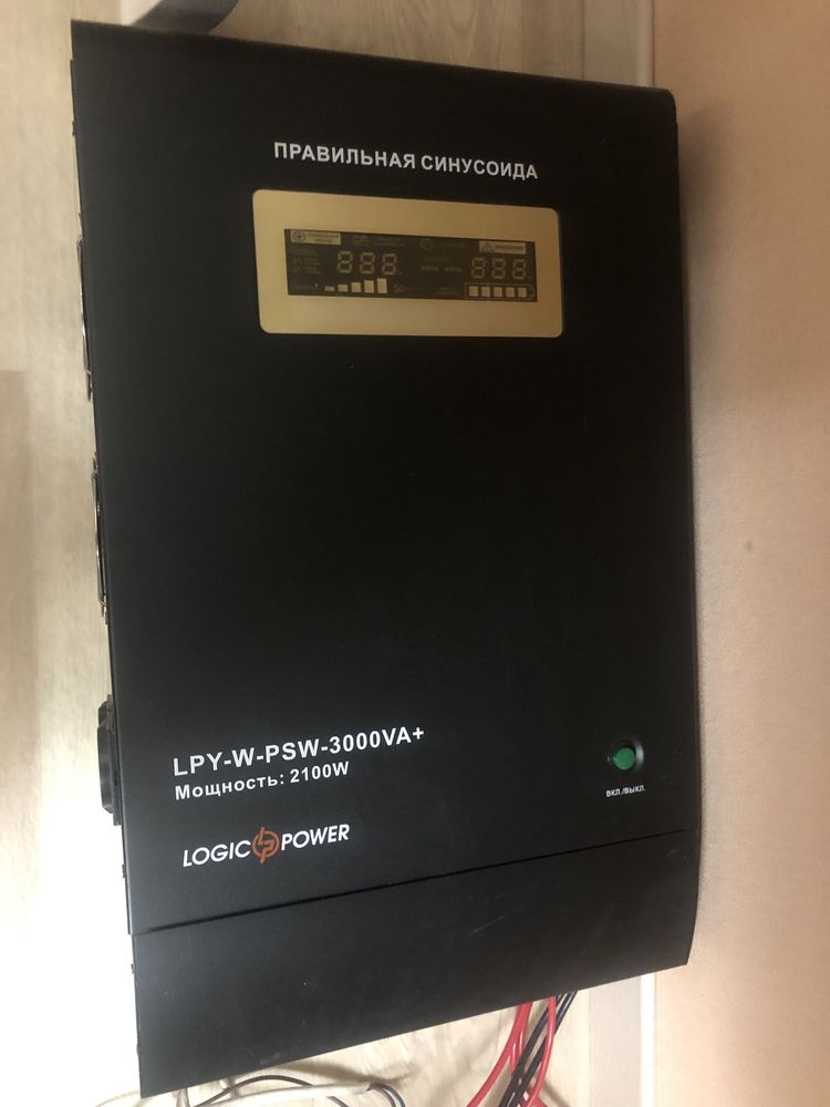 ИБП с правильной синусоидой LPY-W-PSW-3000VA+(2100Вт)