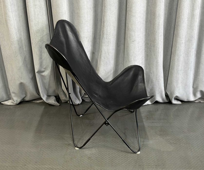 Чорне вінтажне шкіряне крісло МЕТЕЛИК/шкіряні крісла/меблі з Європи