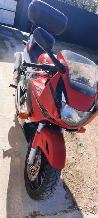 Honda CBR 600F -  impecável
132.000km toda de origem, com